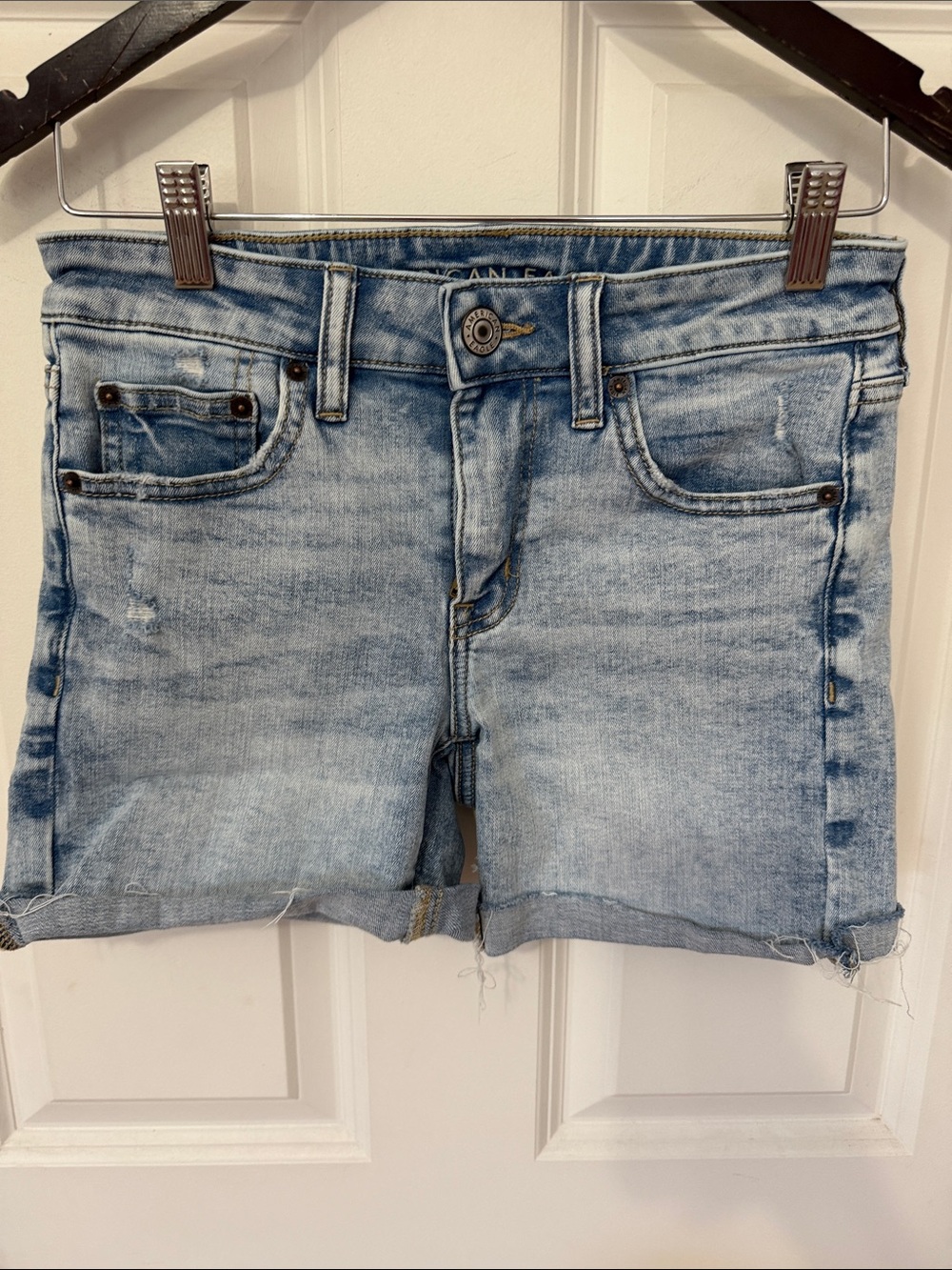 American Eagle Outfitters next level stretch 4” Distressed Denim Shorts size 2